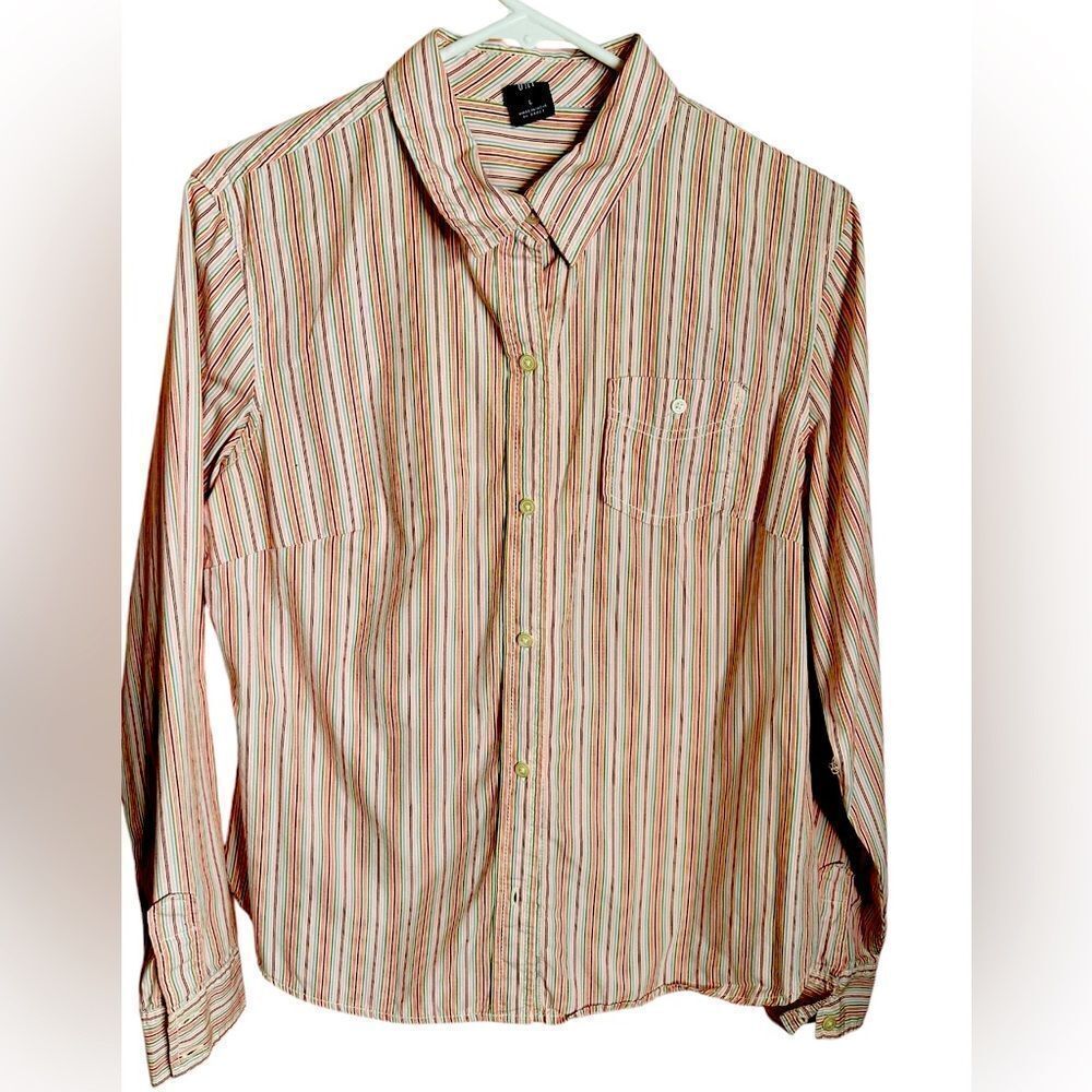 Gap Pinstripe Buttoned down with button front pocket Size L
